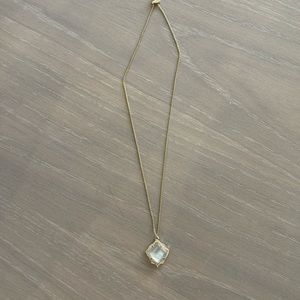 Kendra Scott necklace